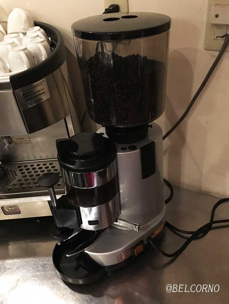 グラインダー ～ コーヒー豆をエスプレッソに適した細かさに挽く器具 